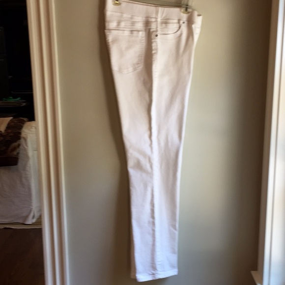 Boston Proper Denim - White jeans - perfect condition Boston Proper Denim - White jeans - perfect condition